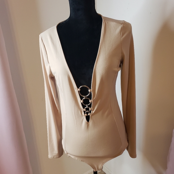 Forever 21 plunging o-ring Bodysuit - Picture 3 of 8